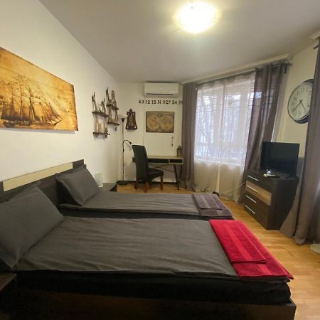 Apartament Bogoslovovi Varna Eksteriør billede